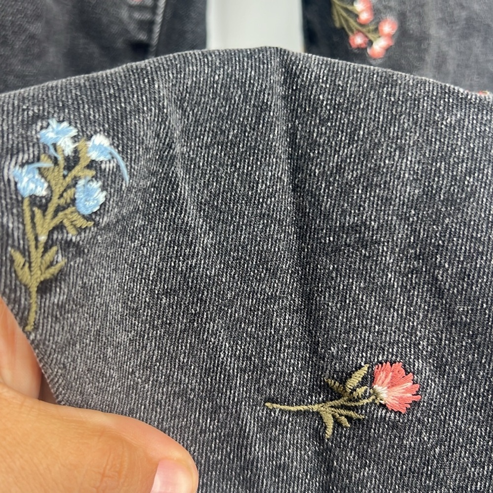 Driftwood Giselle Floral Embroidered Jeans- 28 - Picture 6 of 11
